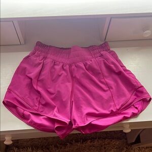 Lululemon Hotty Hot Shorts, Size 2, 4 inch